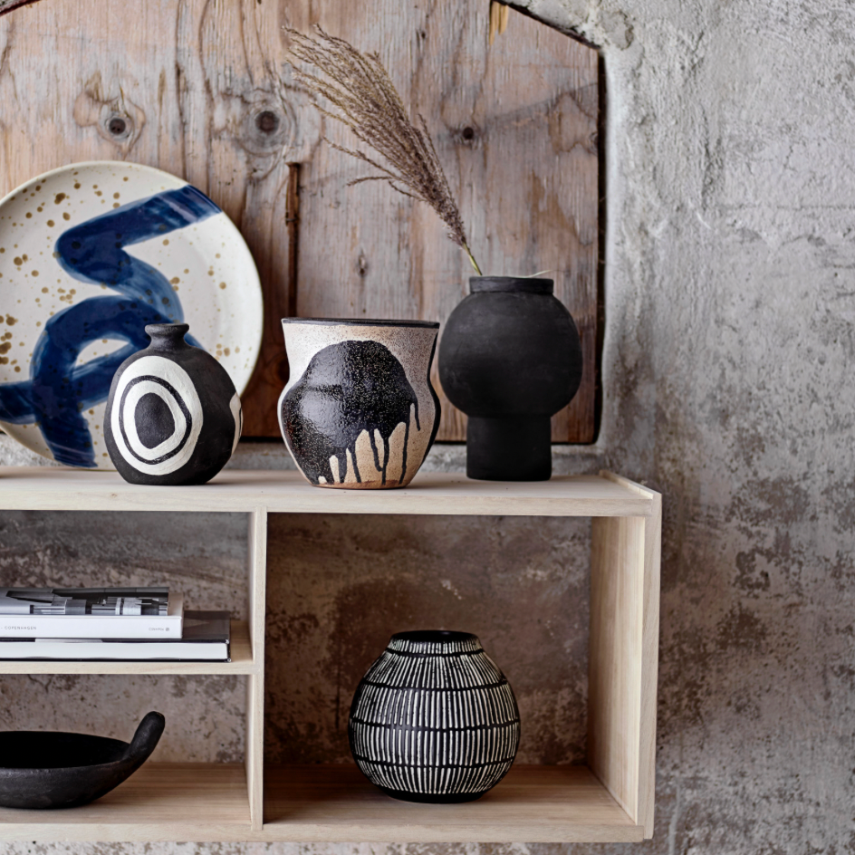 Lenia Black Terracotta Vase