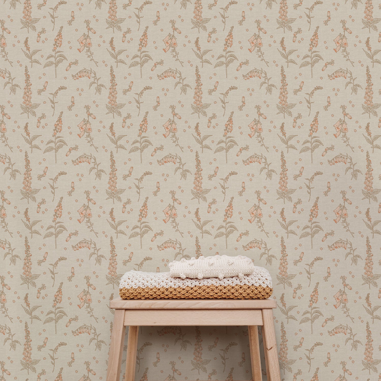 Enliven the spirit of any space with this gorgeous Foxgloves Wallpaper - Tan! Its delicate botanical design will bring a touch of feminine charm & character to your walls.
